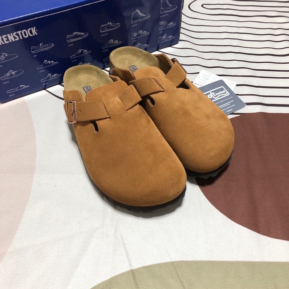 Birkenstock Shoes - 🍭birkenstock Women's Tan Suede Mules